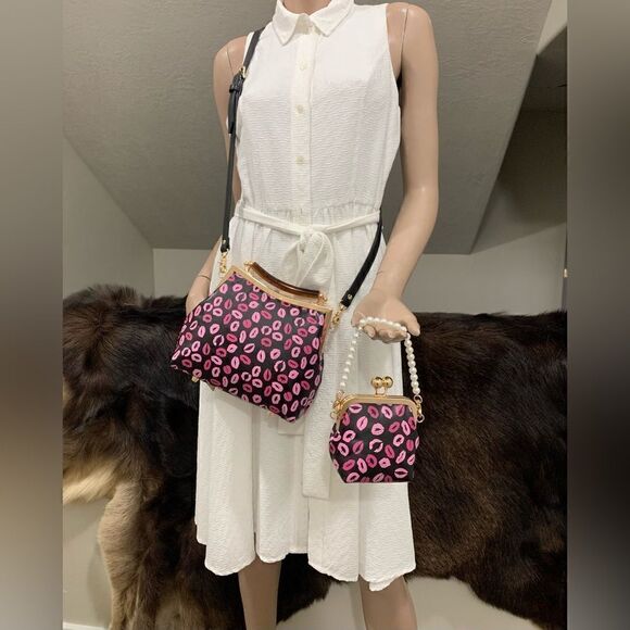 Handmade Genuine Leather Lips👄 Print, Double Kisslock Bag & Small Clutch Set - Picture 7 of 16